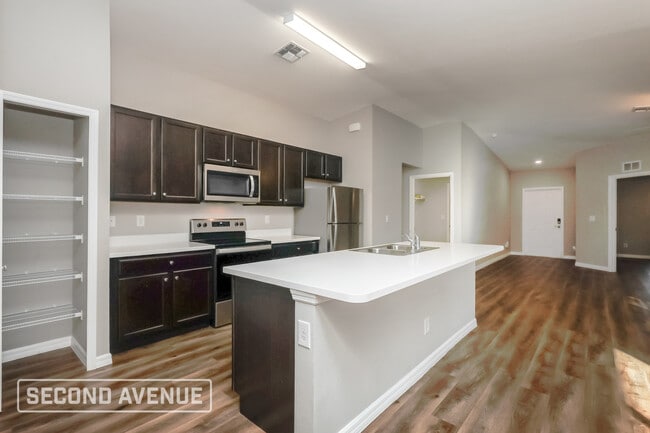 Building Photo - 4934 Redwood Terrace