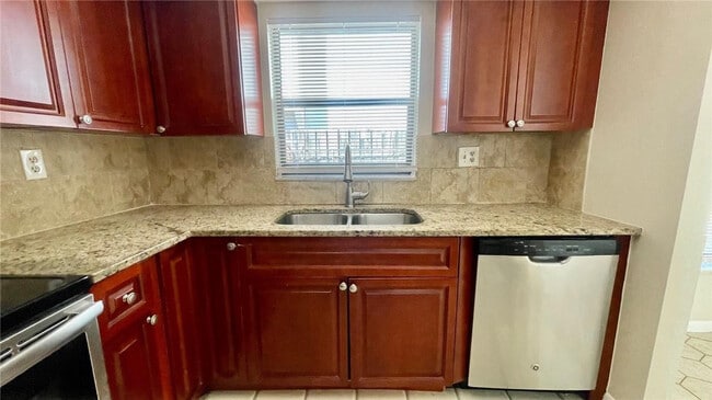 Foto del edificio - 3730 NW 115th Ave