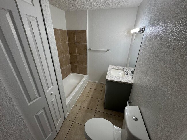 Foto del edificio - 300 NW 28th Way
