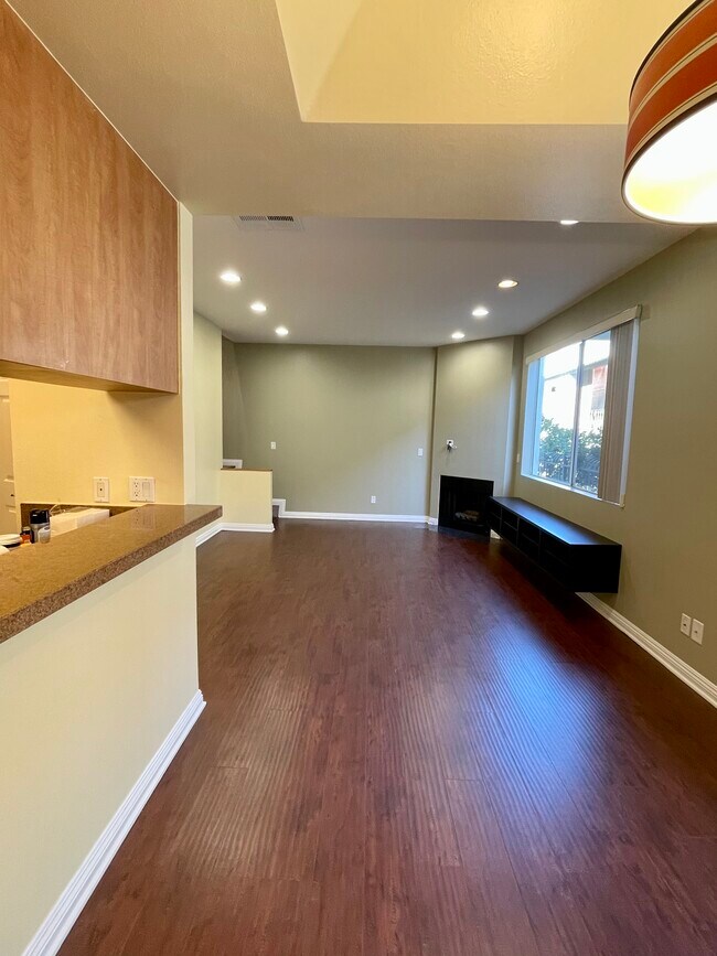 Foto del edificio - 812 N Hudson Ave