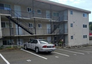 Building Photo - 5804 Hwy Pl