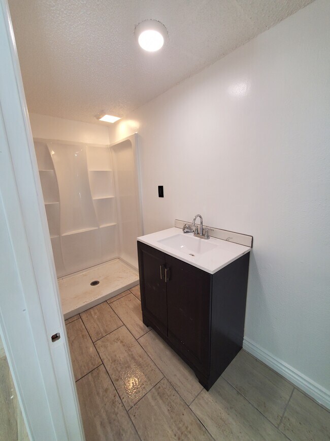 Building Photo - 2120 E Lucien St