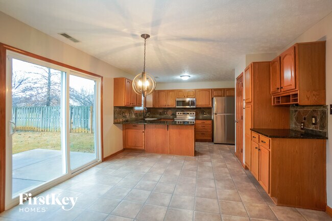 Foto del edificio - 785 Hummingbird Ln
