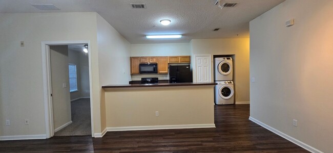 Foto del edificio - Willow Ridge - Ground Level Condo