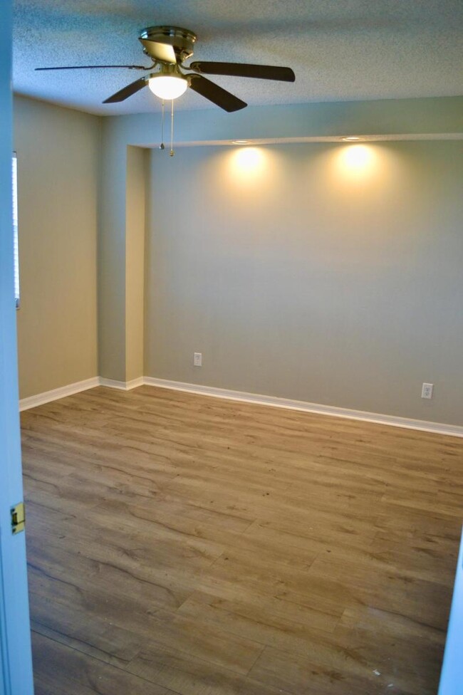 Building Photo - 2320 Terra Ceia Bay Blvd