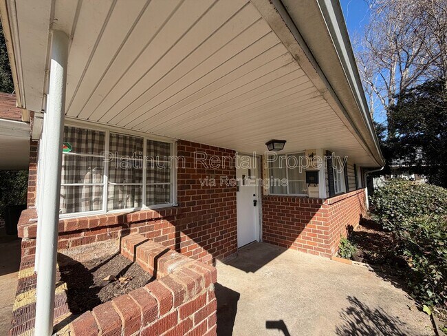 Building Photo - 1747 Carter Cir