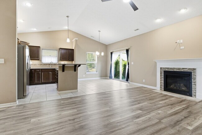 Building Photo - 3410 Monument Dr