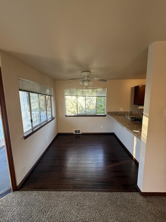Dining Area - 3900 Linden Ave N