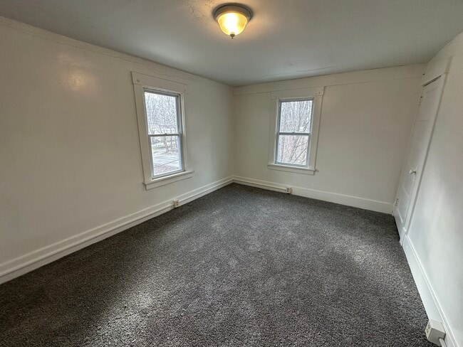 Building Photo - 696 Gaylord Ave