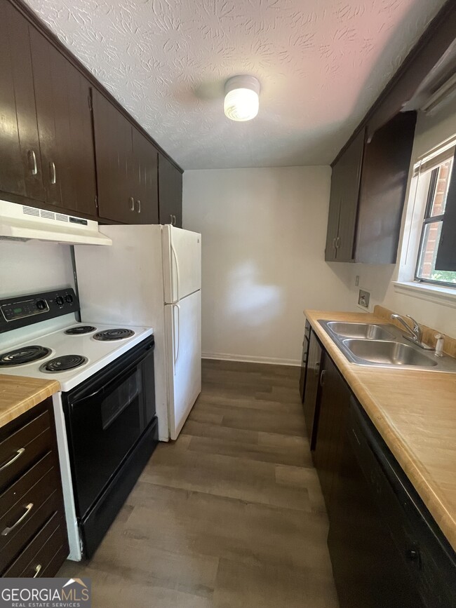 Foto del edificio - 122 Windy Hill Pl