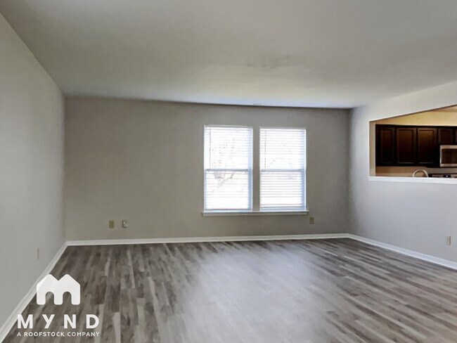 Foto del edificio - 747 Sedgewick Ln