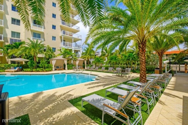 Foto del edificio - 2 br, 2 bath Apartment - 1617 SE 17th St