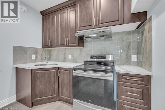 Building Photo - 4987 King St