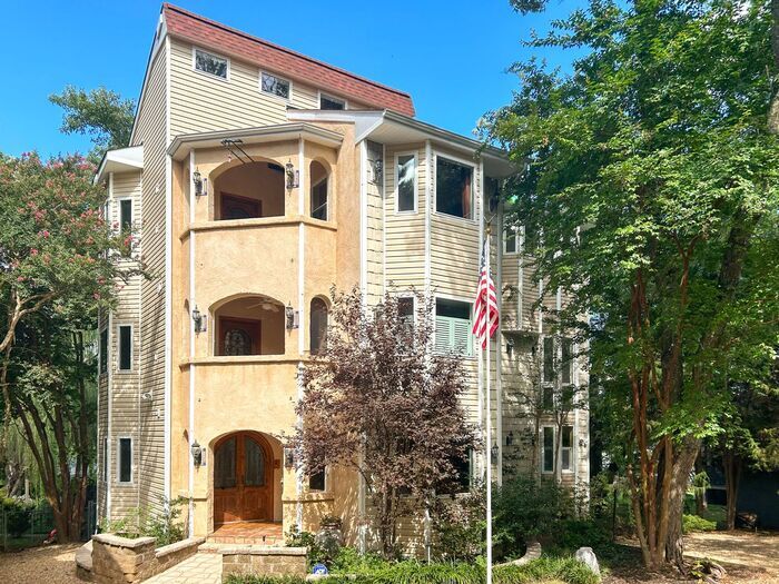 Primary Photo - Luxury waterfront property