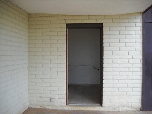 Building Photo - 4916 S Santa Claus Ave