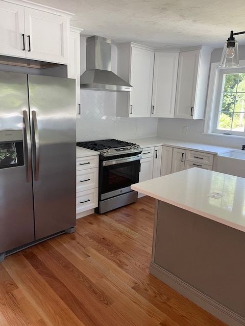 New stainless kitchen appliances, farmers sink dish=washer, microwave ,quartz counters - 159 Washington St