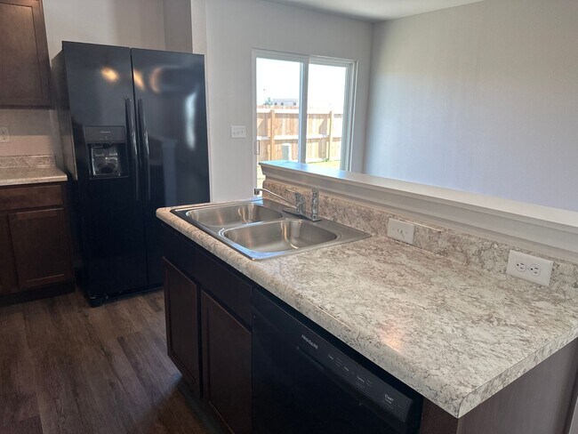 Building Photo - *Pre-leasing* NEW Three Bedroom | Two Bath...