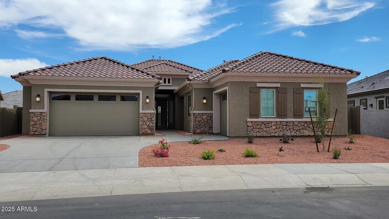 Foto principal - 3239 N 197th Ln