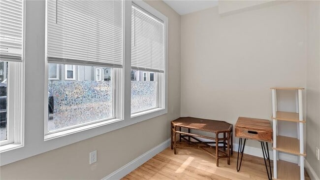 Foto del edificio - 16 Brinley St