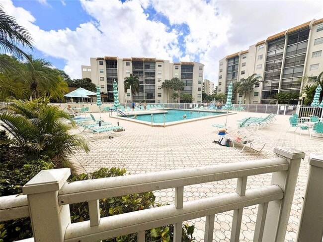 Foto del edificio - 3940 Inverrary Blvd