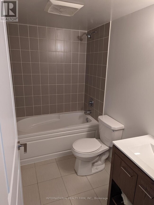 Building Photo - 30 Meadowglen Pl