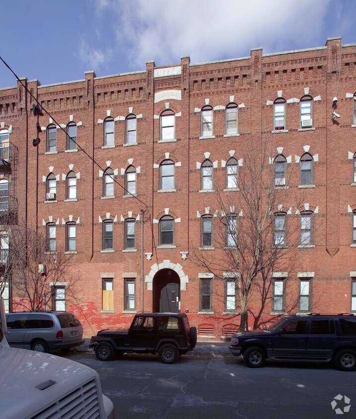 Primary Photo - 529 S Bridge St