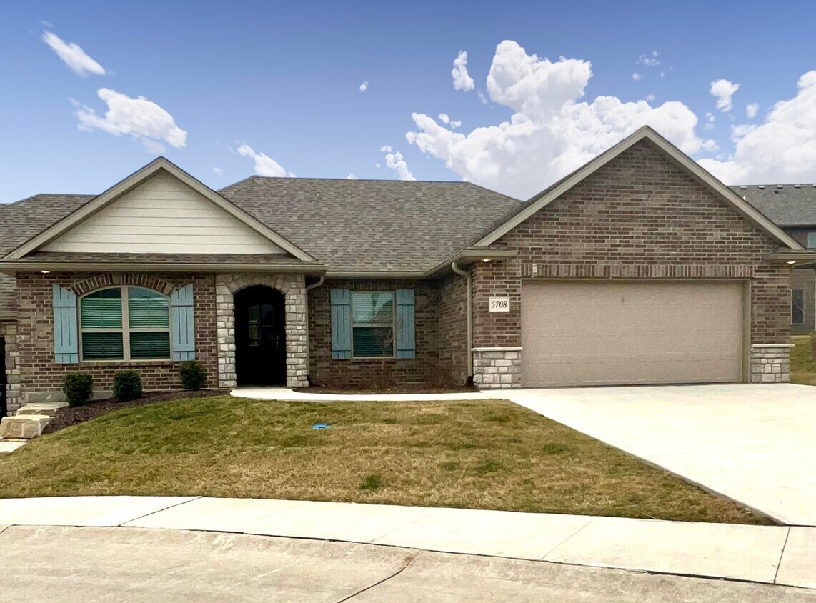 Foto principal - 5708 Bower Ln