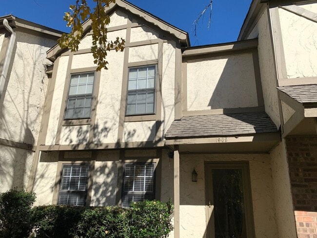2BD/1.5BA Townhouse in Germantown! - 2BD/1.5BA Townhouse in Germantown!