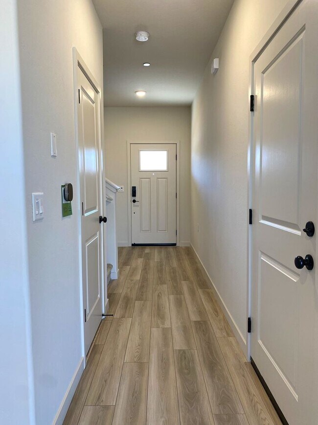Building Photo - Price REDUCED on a beautiful BRAND NEW HOM...