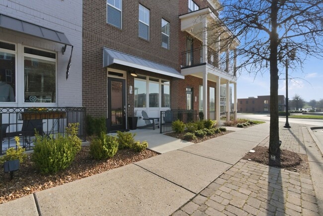 Photo - 2012 Tollgate Blvd House