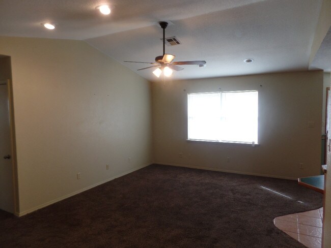 Building Photo - 2601 Ahloso Rd