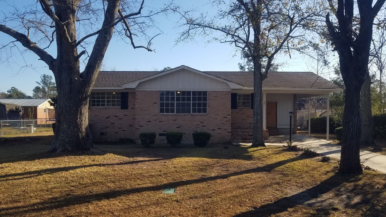 Primary Photo - Cozy 3 Bedroom/1.5 Bath in Hahira