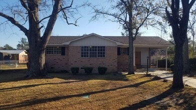 Building Photo - 305 Blakely St