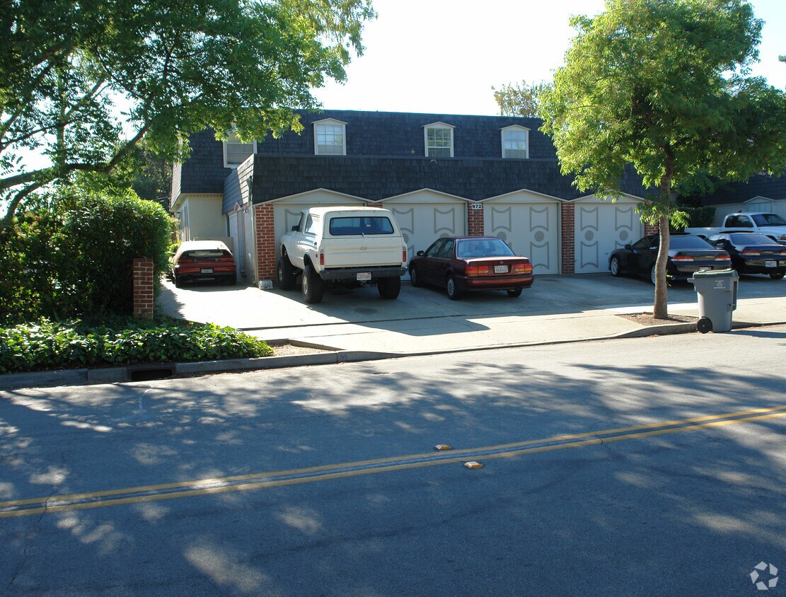 Building Photo - 972 Ponderosa Ave