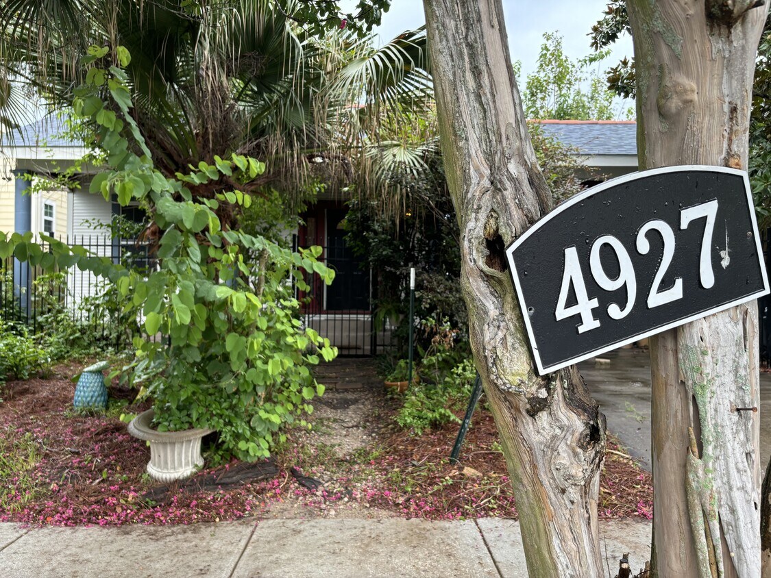 Foto principal - 4927 Venus St