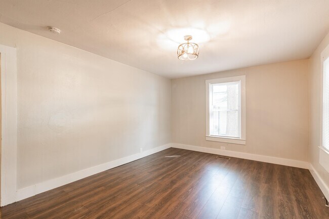 Foto del edificio - 1108 W Walnut Ave