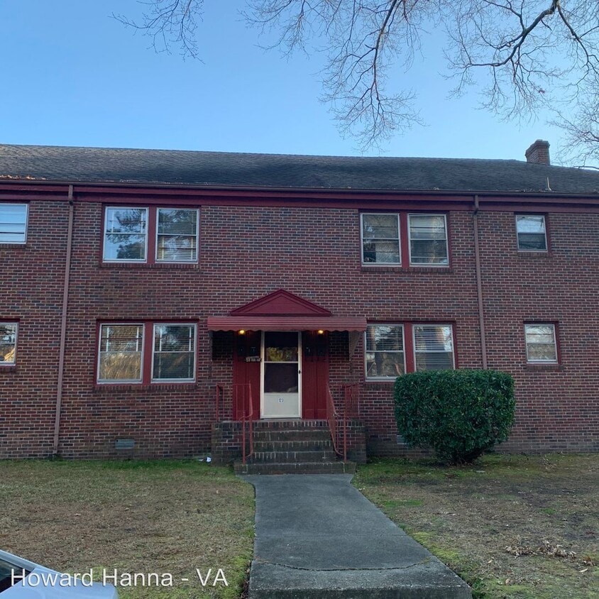 Primary Photo - 123 Tyler Crescent W