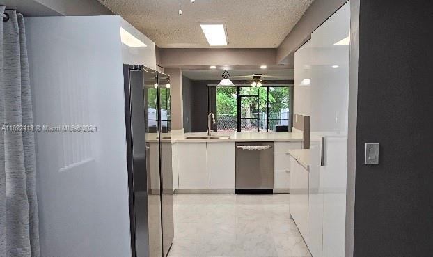 Foto del edificio - 3625 Coral Springs Dr