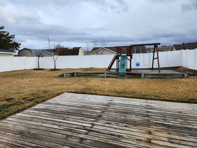 Building Photo - Beautiful Fernley home