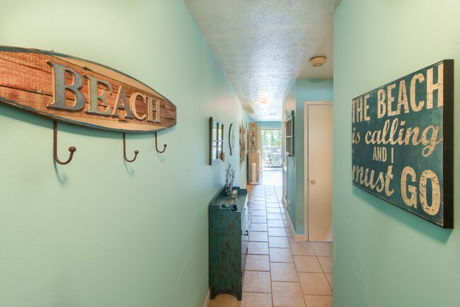 Building Photo - 6206 S Thomas Dr