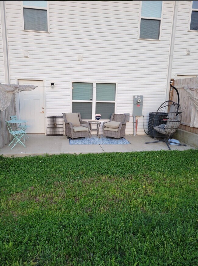 Foto del edificio - 307 Robert M Green Blvd