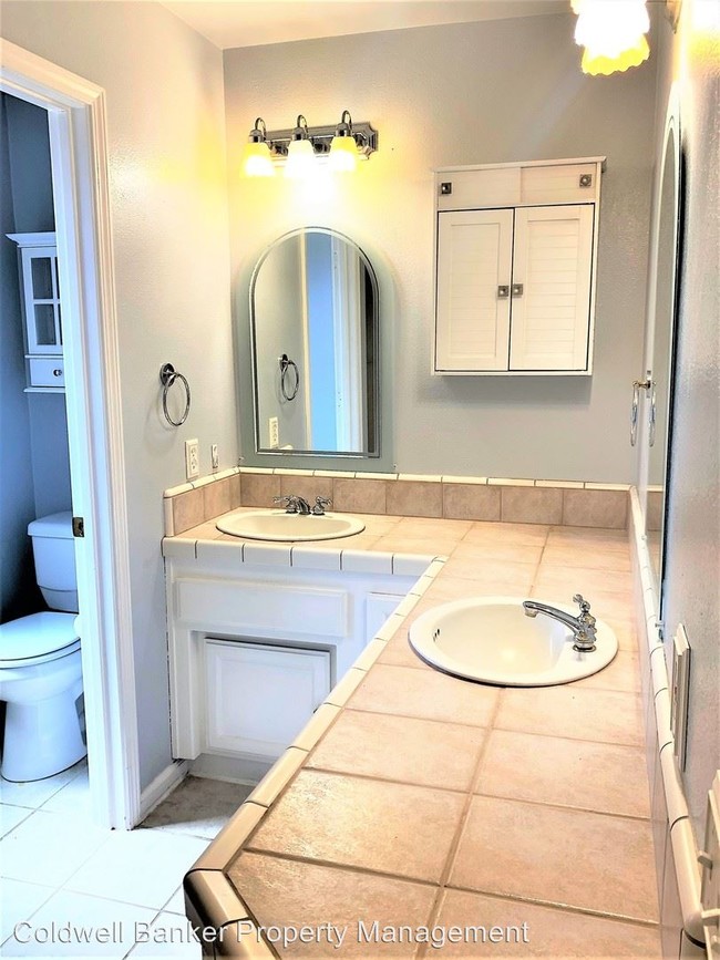 Building Photo - 4 br, 2 bath House - 2930 Shadow Brook
