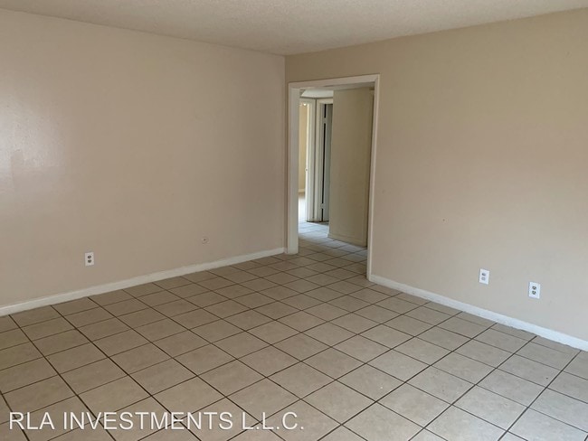 Building Photo - 8500 1/2 Colonel Glenn Rd