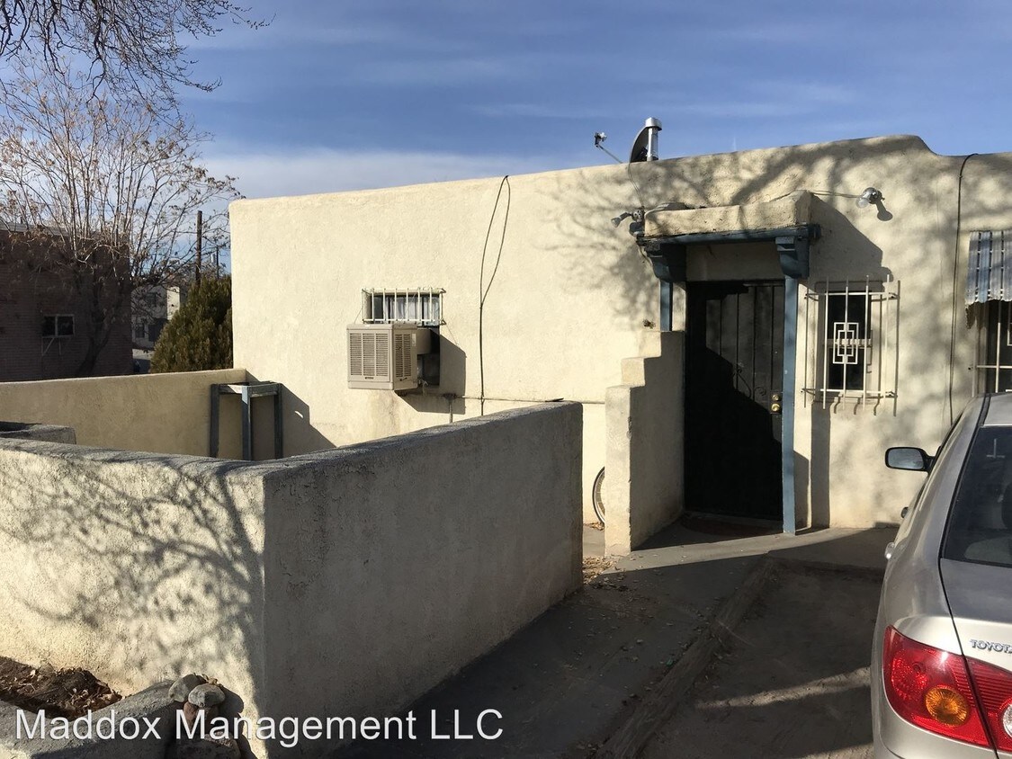 12231223 Dr Martin Luther King Jr Ave NE, Albuquerque, NM 87106