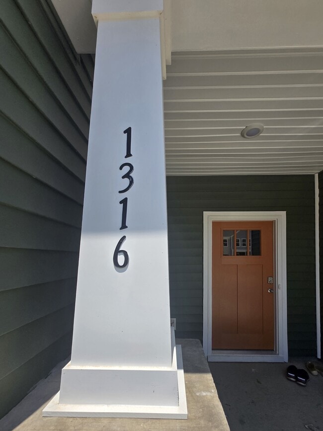 Foto del edificio - 1316 Maplesmith Wy