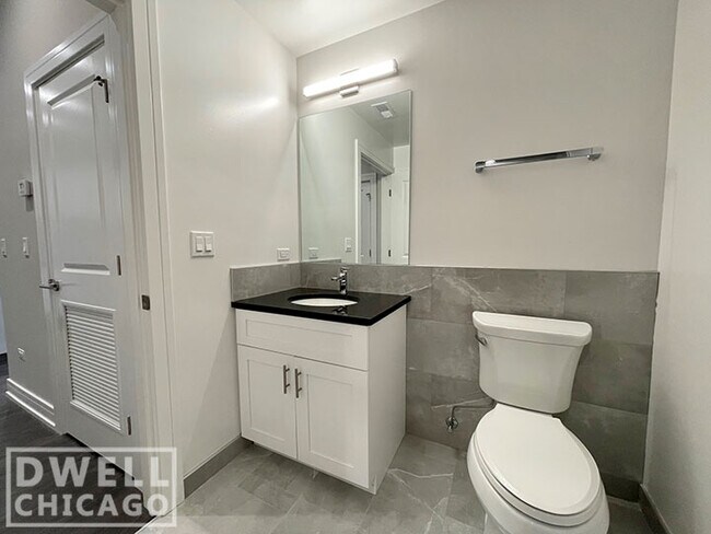 Foto del edificio - 1730 W Greenleaf Ave