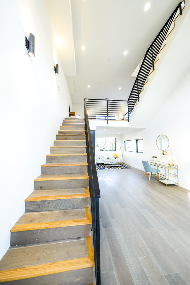 321 N Bixel St, Los Angeles, CA 90026 - Townhome Rentals in Los Angeles