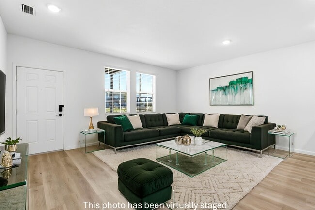 Building Photo - Venture Apartments
