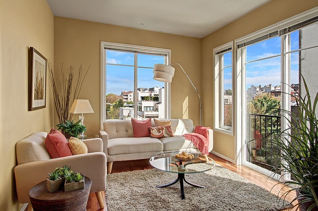 Photo - 124 Bellevue Ave E Apartment