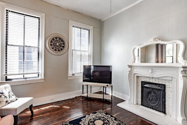 Building Photo - 57 N Ann St